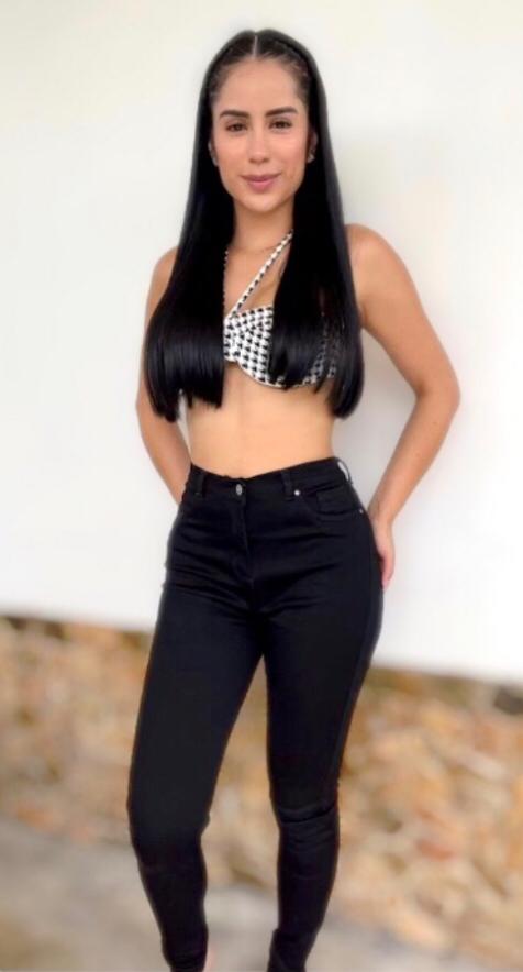 Jean Negro, Skinny, Clasico Tiro Alto. (Ref 1100)